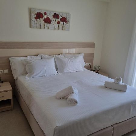 Chrysanthe'S Apartments No2 Poros Town Exterior photo