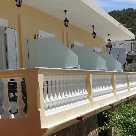Chrysanthe'S Apartments No2 Poros Town Exterior photo