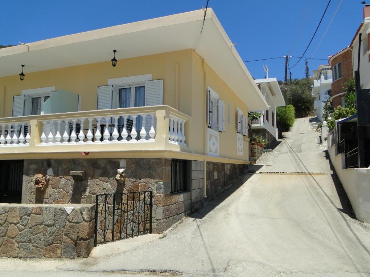 Chrysanthe'S Apartments No2 Poros Town Exterior photo